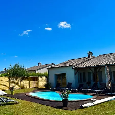 L'ormeau - Lovely House With Pool Tennis Court Kids Playground Vakantiehuis Chalais (Charente)