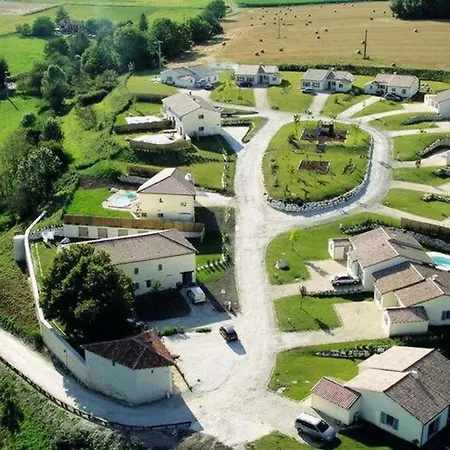 Vakantiehuis L'ormeau - Lovely House With Pool Tennis Court Kids Playground Chalais (Charente)
